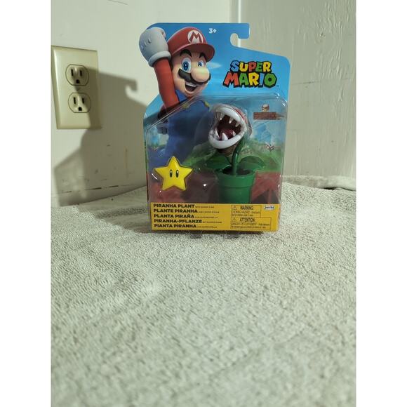 Jakks Pacific Nintendo Super Mario 4" PIRANHA‎ PLANT with Super Star 2024 Sealed - Picture 1 of 6